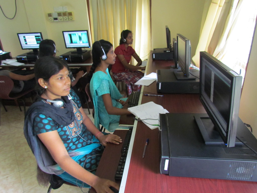 Image by of radio journalism students in Jaffna by David Brewer released under Creative Commons