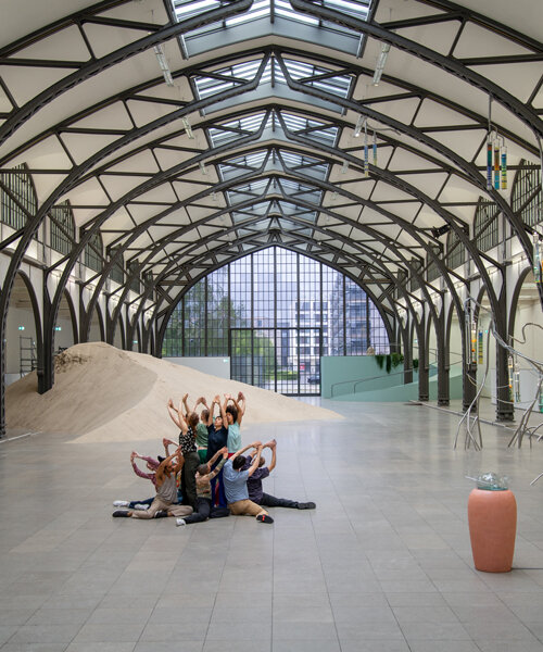 alexandra pirici's action installation turns hamburger bahnhof into self-structuring landscape