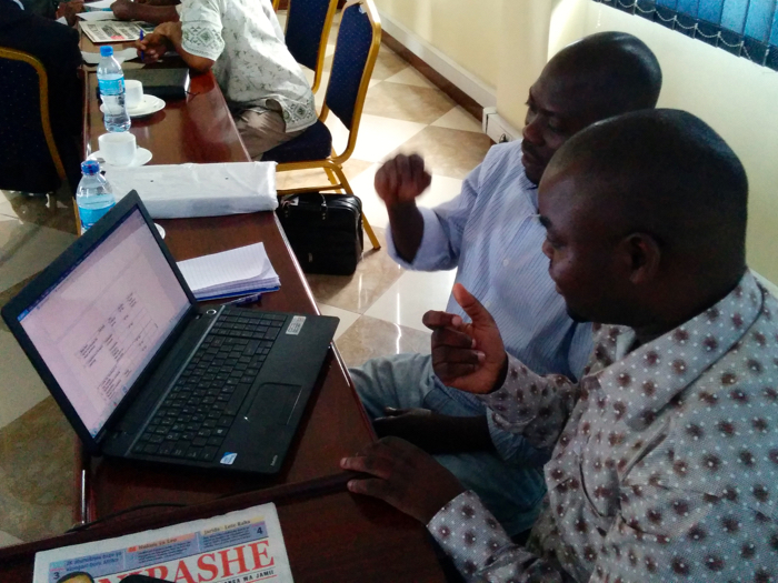Image of journalism training in Tanzania by David Brewer of Media Helping Media. - released via Creative Commons