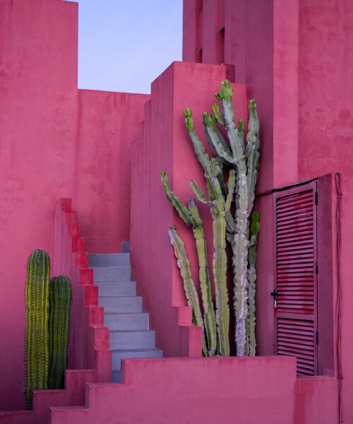 márton mogyorósy casts a lens on ricardo bofill’s iconic la muralla roja in spain