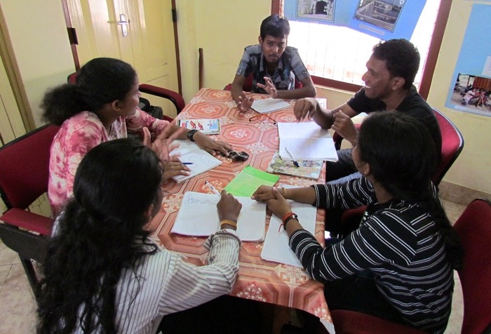 Journalists holding a news meeting in Jaffna, Sri Lanka. Image by David Brewer released via Creative Commons
